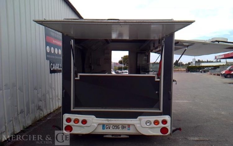 BW TRAILERS FOOD TRUCK 2 ESSIEUX PTAC 1T5 NOIR GV-096-BH
