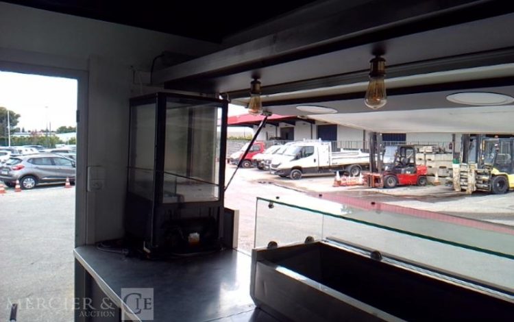 BW TRAILERS FOOD TRUCK 2 ESSIEUX PTAC 1T5 NOIR GV-096-BH