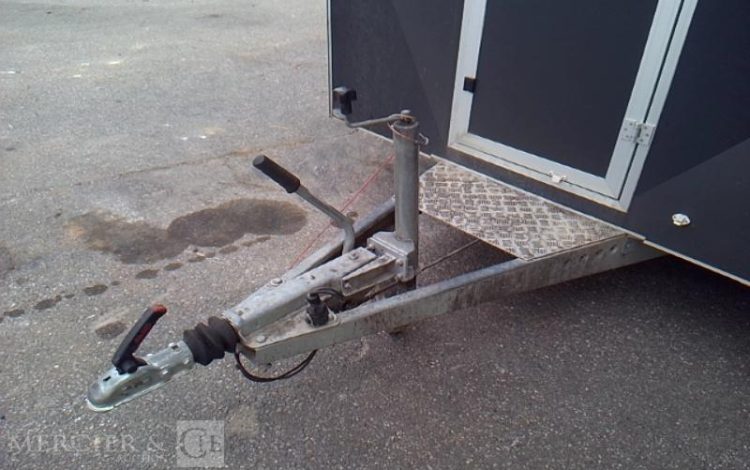 BW TRAILERS FOOD TRUCK 2 ESSIEUX PTAC 1T5 NOIR GV-096-BH