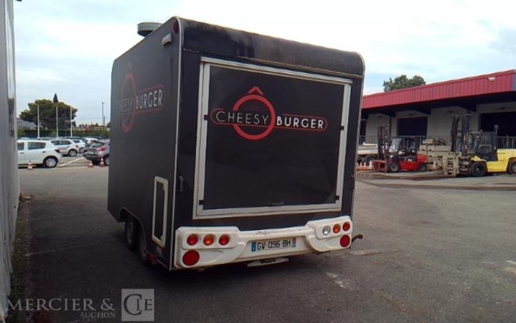 BW TRAILERS FOOD TRUCK 2 ESSIEUX PTAC 1T5 NOIR GV-096-BH