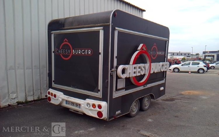 BW TRAILERS FOOD TRUCK 2 ESSIEUX PTAC 1T5 NOIR GV-096-BH