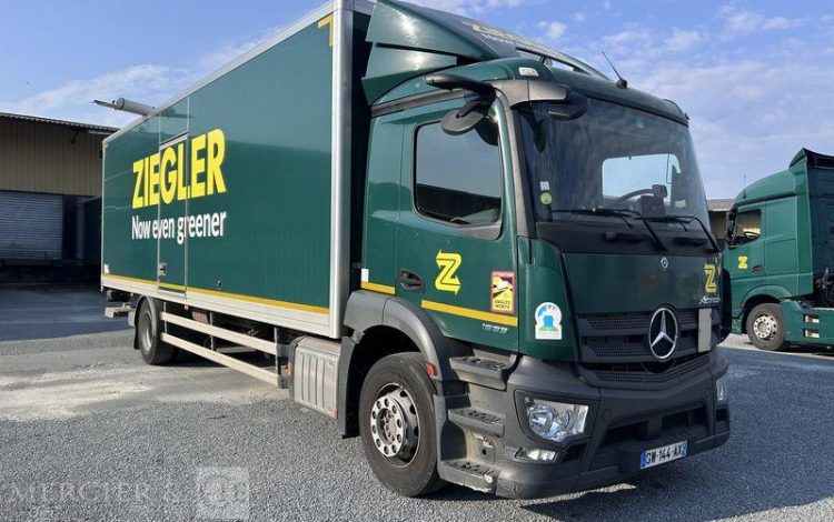 MERCEDES ACTROS 1833 CAISSE HAYON VERT GW-144-AX