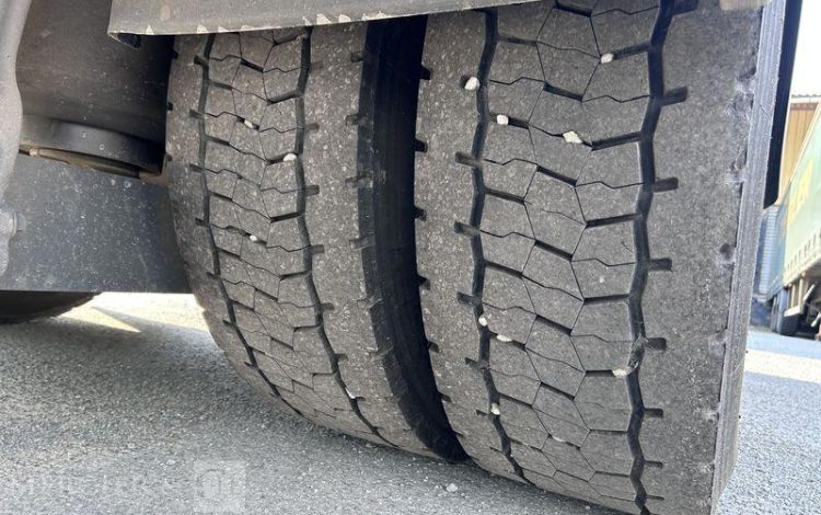 MERCEDES ACTROS 1833 CAISSE HAYON VERT GW-144-AX