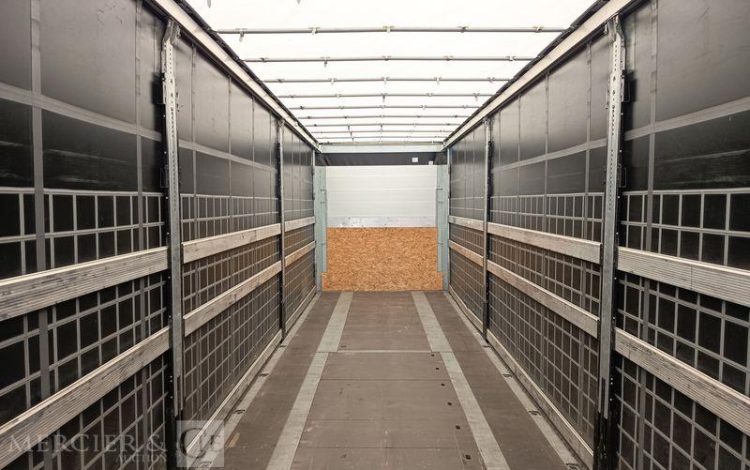 SCHMITZ SEMI REMORQUE SCB S3 BACHEE 3 ESSIEUX – PTAC 38 TONNES – 320090 KMS – ANNEE 2024  GY-149-DJ