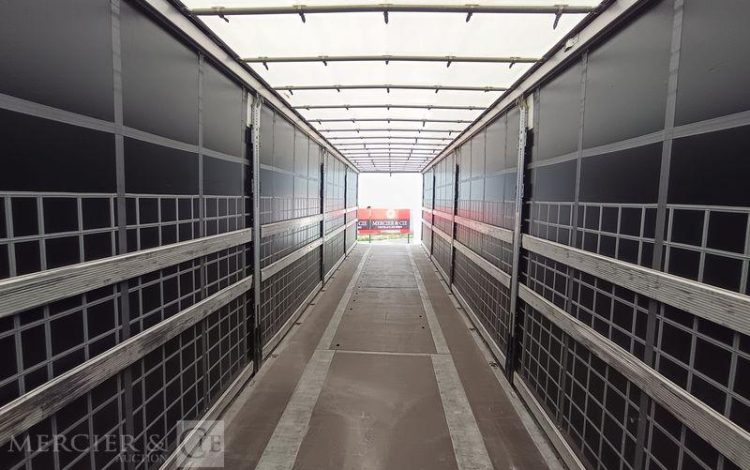 SCHMITZ SEMI REMORQUE SCB S3 BACHEE 3 ESSIEUX – PTAC 38 TONNES – 319249 KMS – ANNEE 2024  GY-641-BW