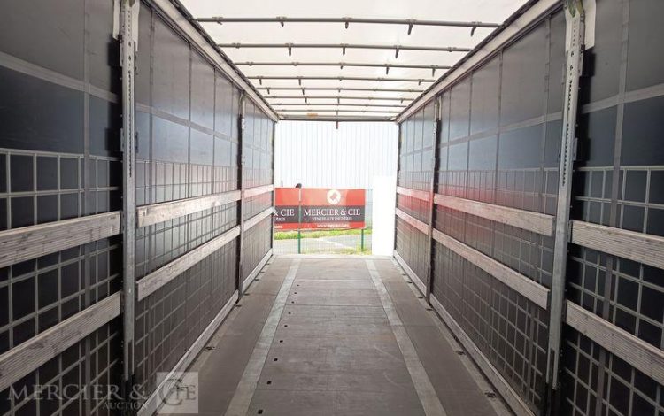 SCHMITZ SEMI REMORQUE SCB S3 BACHEE 3 ESSIEUX – PTAC 38 TONNES – 319249 KMS – ANNEE 2024  GY-641-BW