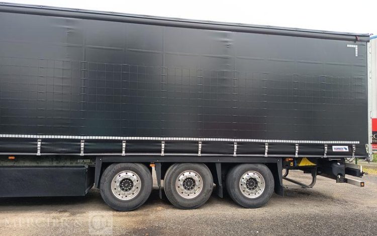 SCHMITZ CARGOBULL SEMI REMORQUE SCB S3 BACHEE 3 ESSIEUX – PTAC 38 TONNES – 258561 KMS – ANNEE 2024  GY-976-CR