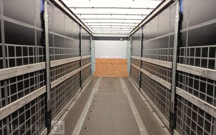 SCHMITZ CARGOBULL SEMI REMORQUE SCB S3 BACHEE 3 ESSIEUX – PTAC 38 TONNES – 258561 KMS – ANNEE 2024  GY-976-CR