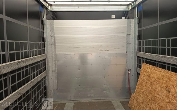 SCHMITZ CARGOBULL SEMI REMORQUE SCB S3 BACHEE 3 ESSIEUX – PTAC 38 TONNES – 258561 KMS – ANNEE 2024  GY-976-CR