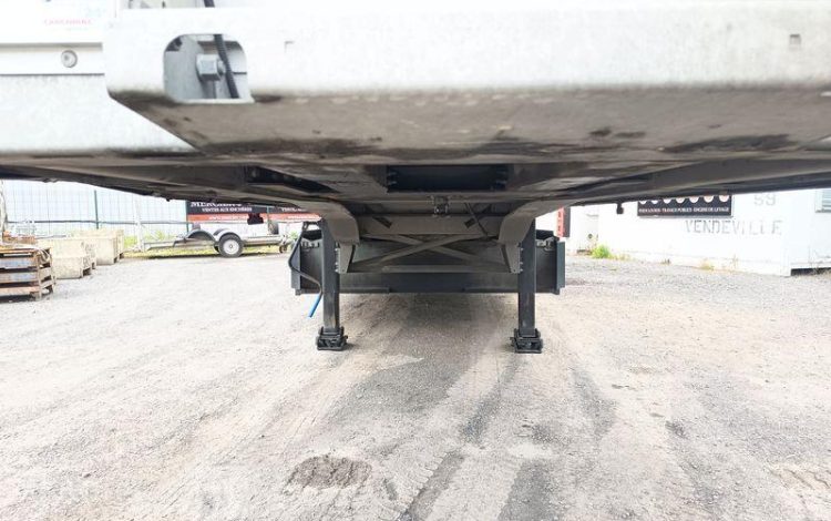 SCHMITZ CARGOBULL SEMI REMORQUE SCB S3 BACHEE 3 ESSIEUX – PTAC 38 TONNES – 258561 KMS – ANNEE 2024  GY-976-CR