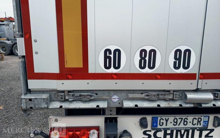 SCHMITZ CARGOBULL SEMI REMORQUE SCB S3 BACHEE 3 ESSIEUX – PTAC 38 TONNES – 258561 KMS – ANNEE 2024  GY-976-CR