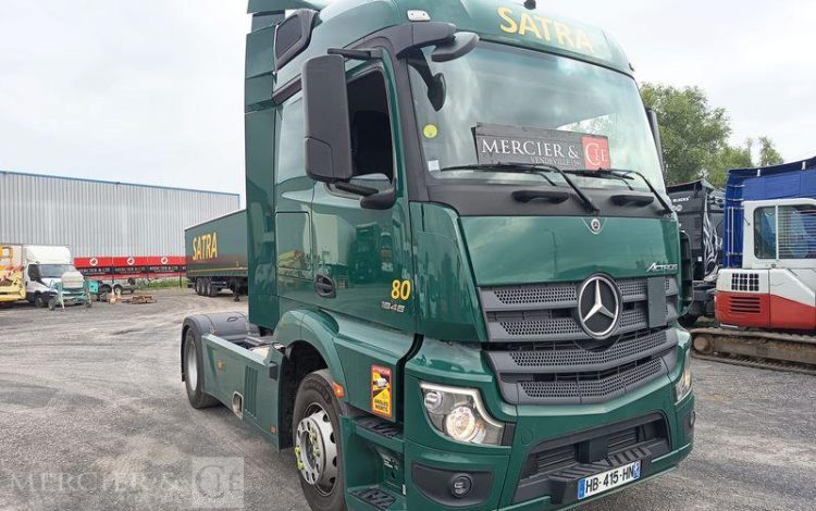 MERCEDES ACTROS  HB-415-HN