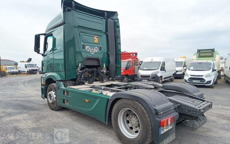 MERCEDES ACTROS  HB-415-HN