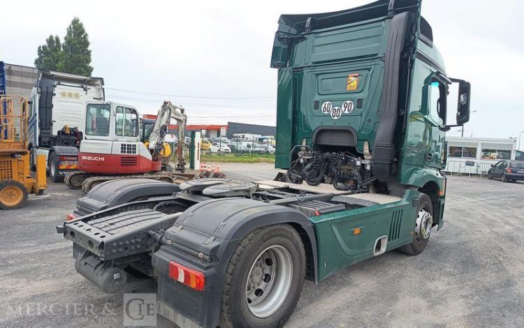 MERCEDES ACTROS  HB-415-HN
