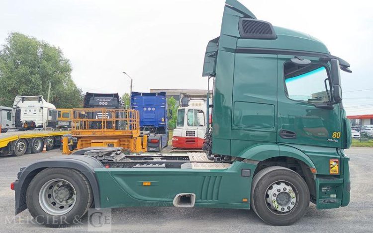 MERCEDES ACTROS  HB-415-HN