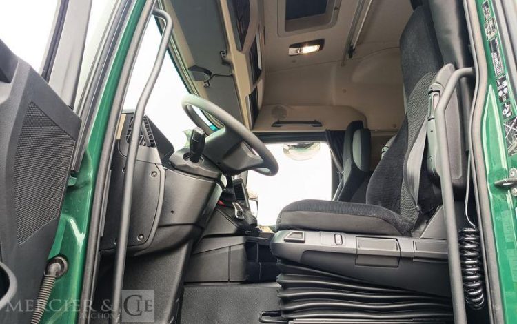 MERCEDES ACTROS  HB-415-HN
