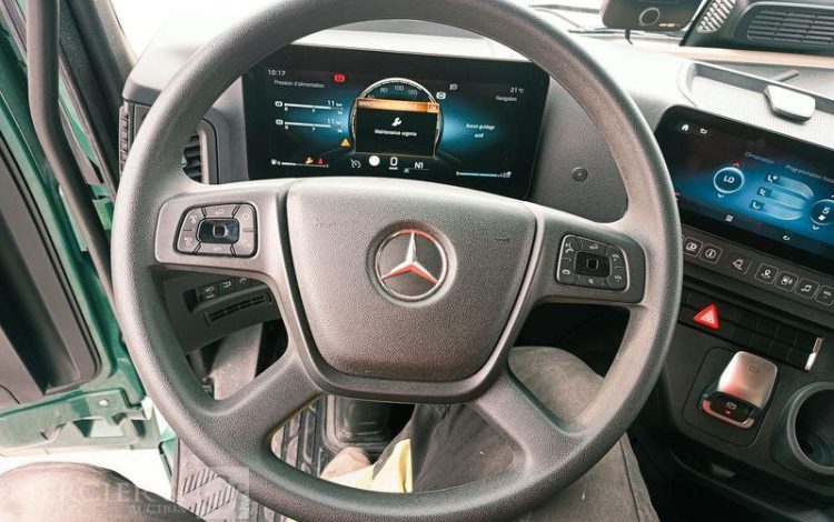 MERCEDES ACTROS  HB-415-HN