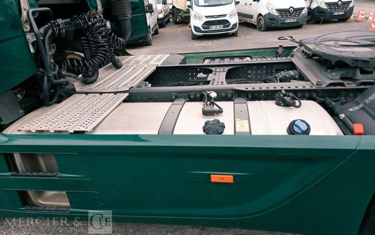 MERCEDES ACTROS  HB-415-HN