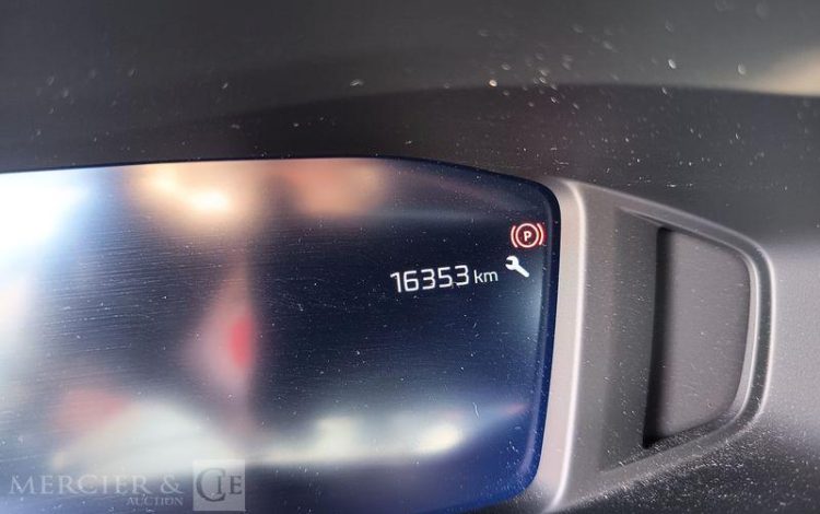 PEUGEOT 2008 ALLURE HYBRID 136CH GRIS HB-745-TP