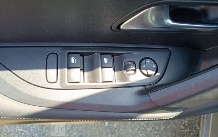 PEUGEOT 2008 ALLURE HYBRID 136CH GRIS HB-745-TP