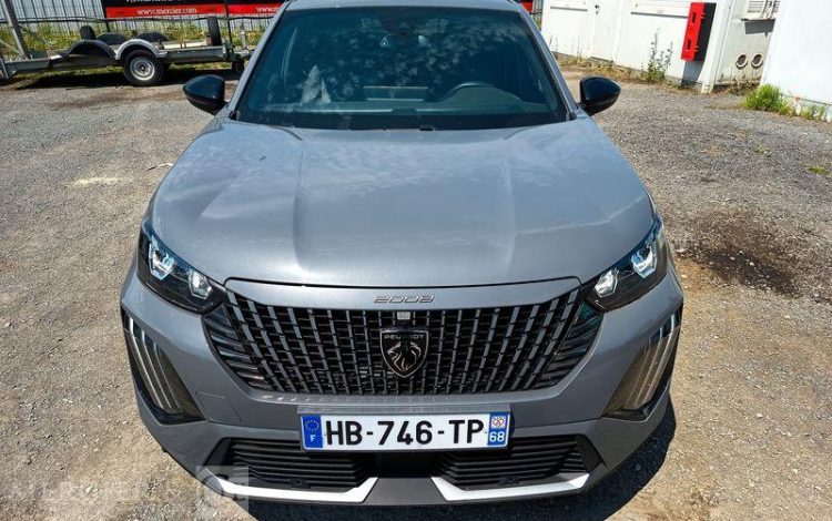 PEUGEOT 2008 ALLURE HYBRID 136CH GRIS HB-746-TP
