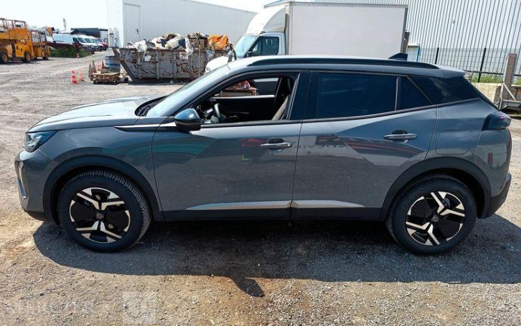 PEUGEOT 2008 ALLURE HYBRID 136CH GRIS HB-746-TP