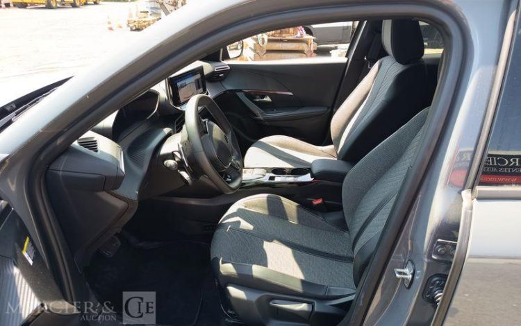 PEUGEOT 2008 ALLURE HYBRID 136CH GRIS HB-746-TP
