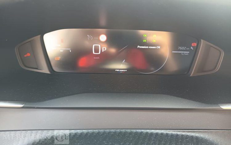 PEUGEOT 2008 ALLURE HYBRID 136CH GRIS HB-746-TP