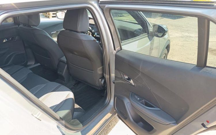 PEUGEOT 2008 ALLURE HYBRID 136CH GRIS HB-746-TP