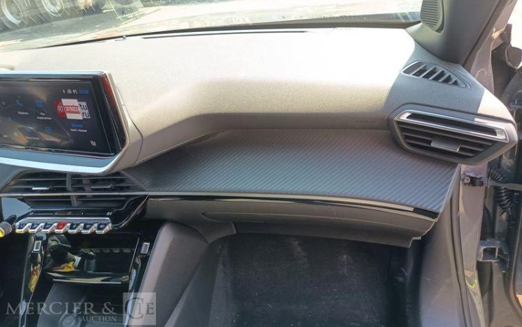 PEUGEOT 2008 ALLURE HYBRID 136CH GRIS HB-746-TP
