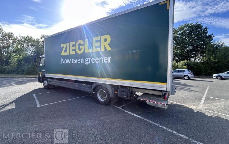 MERCEDES ATEGO 1324 CAISSE HAYON BVA VERT HB-894-VV