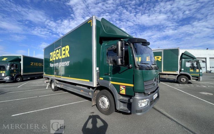MERCEDES ATEGO 1324 CAISSE HAYON BVA VERT HB-894-VV