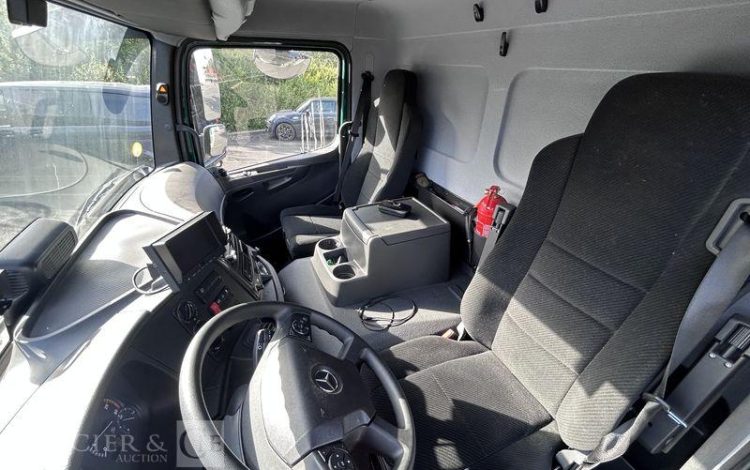 MERCEDES ATEGO 1324 CAISSE HAYON BVA VERT HB-894-VV