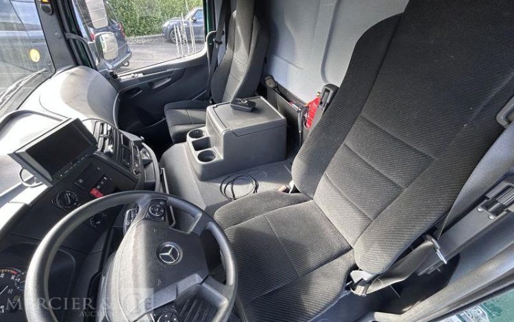MERCEDES ATEGO 1324 CAISSE HAYON BVA VERT HB-894-VV