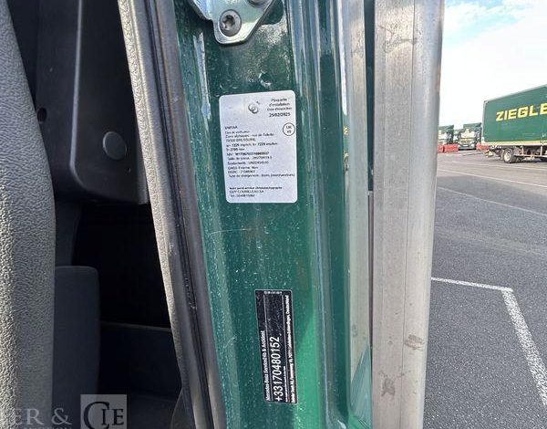 MERCEDES ATEGO 1324 CAISSE HAYON BVA VERT HB-894-VV