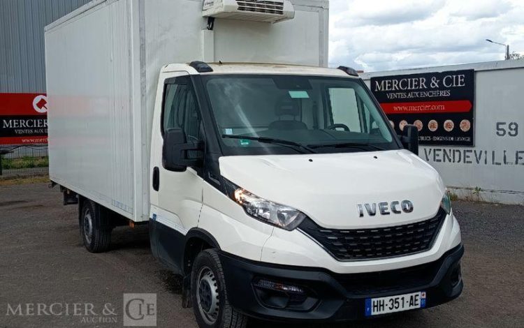 IVECO DAILY VI 35S14 2,3 D 16V HI-MATIC 136 CV AVEC CAISSE FRIGO – DIESEL – ANNEE 2021 BLANC HH-351-AE