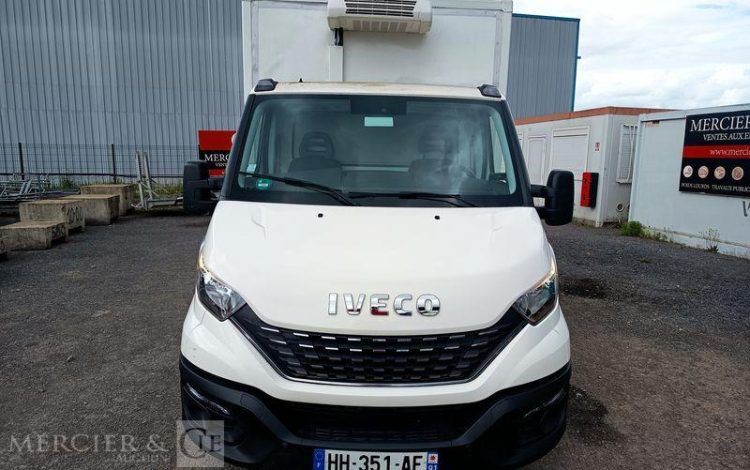 IVECO DAILY VI 35S14 2,3 D 16V HI-MATIC 136 CV AVEC CAISSE FRIGO – DIESEL – ANNEE 2021 BLANC HH-351-AE