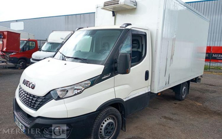 IVECO DAILY VI 35S14 2,3 D 16V HI-MATIC 136 CV AVEC CAISSE FRIGO – DIESEL – ANNEE 2021 BLANC HH-351-AE