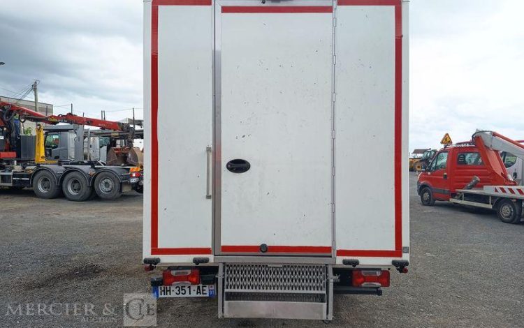 IVECO DAILY VI 35S14 2,3 D 16V HI-MATIC 136 CV AVEC CAISSE FRIGO – DIESEL – ANNEE 2021 BLANC HH-351-AE