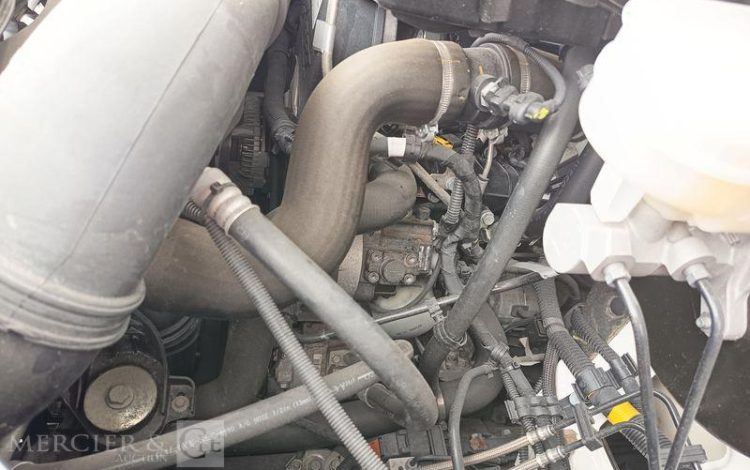 IVECO DAILY VI 35S14 2,3 D 16V HI-MATIC 136 CV AVEC CAISSE FRIGO – DIESEL – ANNEE 2021 BLANC HH-351-AE