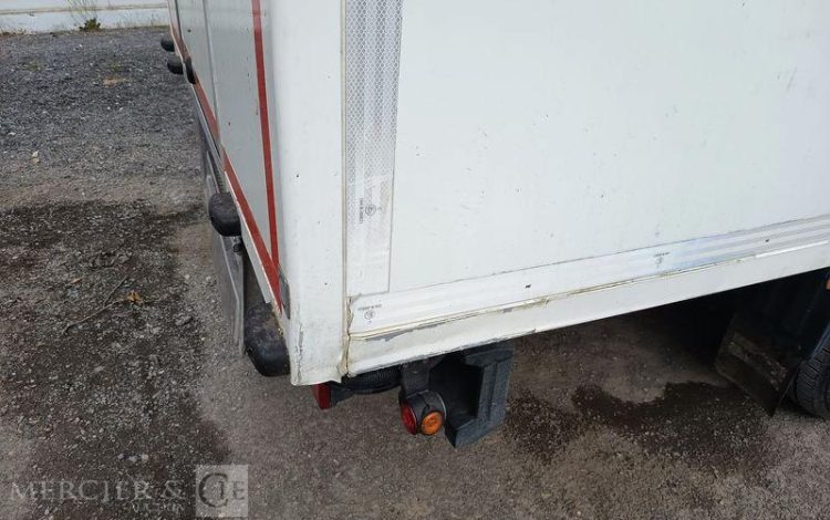 IVECO DAILY VI 35S14 2,3 D 16V HI-MATIC 136 CV AVEC CAISSE FRIGO – DIESEL – ANNEE 2021 BLANC HH-351-AE