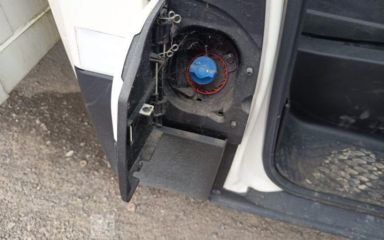 IVECO DAILY VI 35S14 2,3 D 16V HI-MATIC 136 CV AVEC CAISSE FRIGO – DIESEL – ANNEE 2021 BLANC HH-351-AE