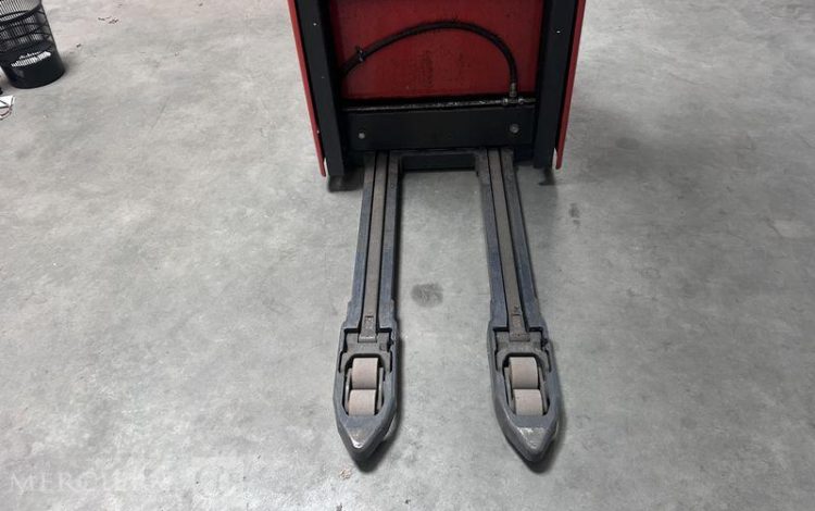 FENWICK GERBEUR ELECTRIQUE L12 I – CAP 1T2 – AN 2018 – 1925 HEURES ROUGE J01893