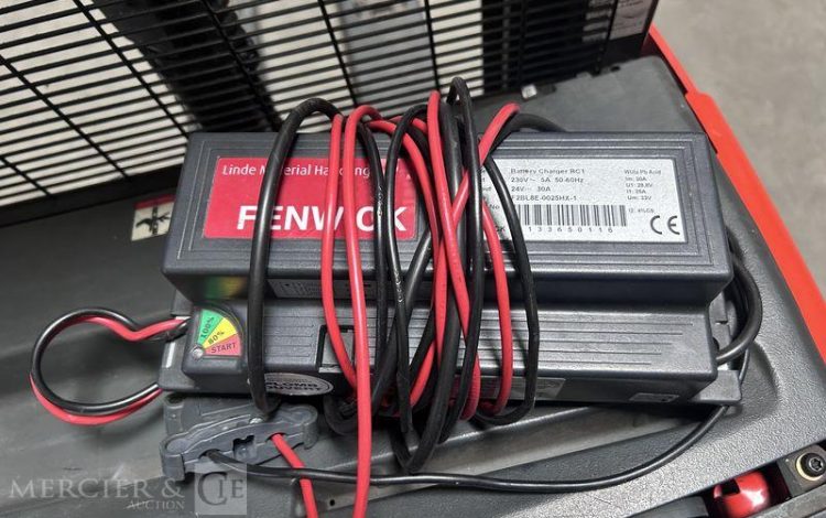 FENWICK GERBEUR ELECTRIQUE L12 I – CAP 1T2 – AN 2018 – 1925 HEURES ROUGE J01893