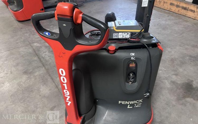 FENWICK GERBEUR ELECTRIQUE L12 I – CAPT 1T2 – AN 2018 – 1727 HEURES ROUGE J01977