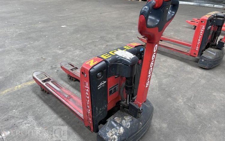 LINDE TRANSPALETTE ELECTRIQUE MT15 – CAP 1T5 – AN 2021 ROUGE Y66078