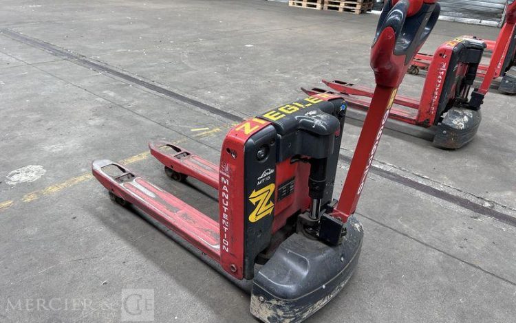 LINDE TRANSPALETTE ELECTRIQUE MT15  – CAP 1T5 – AN 2021 – 580 HEURES ROUGE Y66370