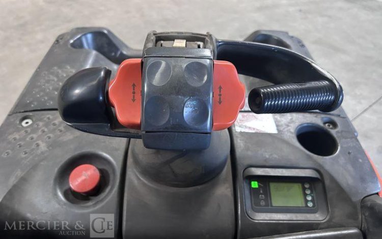 FENWICK TRANSPALETTE ELECTRIQUE T20 SP – CAP 2T – AN 2019 – 8571 HEURES ROUGE Z01028