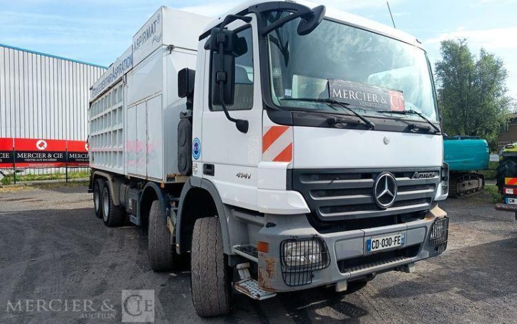 MERCEDES CAMION POMPE  CD-030-FE