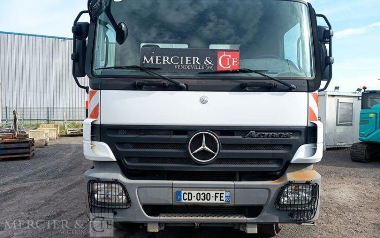 MERCEDES CAMION POMPE  CD-030-FE